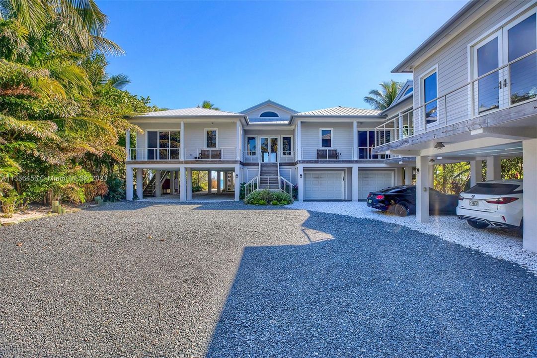 Recently Sold: $4,980,000 (4 beds, 4 baths, 3322 Square Feet)