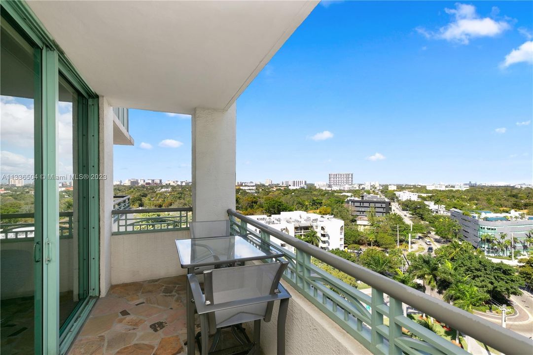 Recently Sold: $1,599,990 (2 beds, 2 baths, 2028 Square Feet)