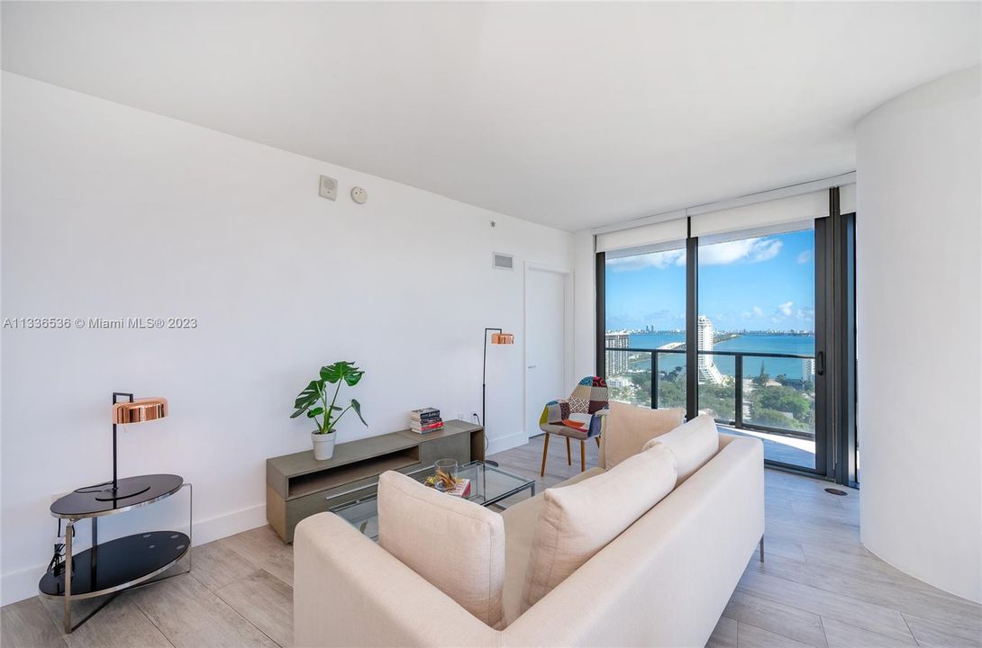 Recently Sold: $899,900 (2 beds, 2 baths, 1096 Square Feet)