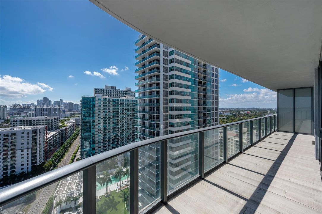 Recently Sold: $899,900 (2 beds, 2 baths, 1096 Square Feet)