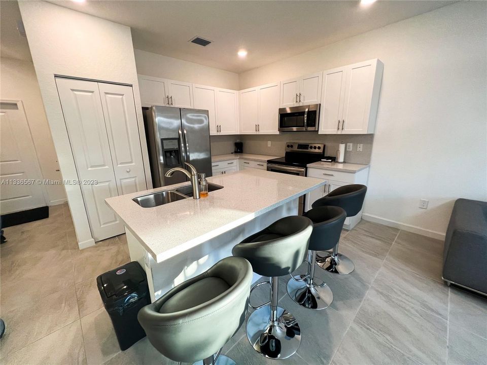Recently Sold: $540,000 (3 beds, 2 baths, 1704 Square Feet)