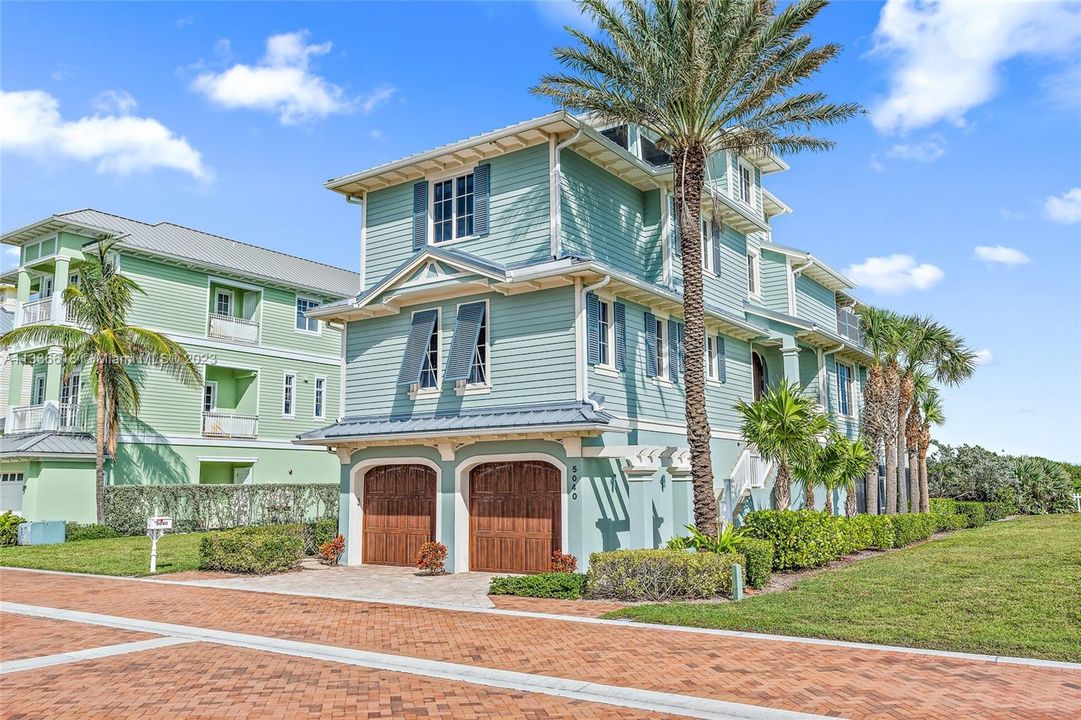 Recently Sold: $2,799,000 (5 beds, 4 baths, 3984 Square Feet)