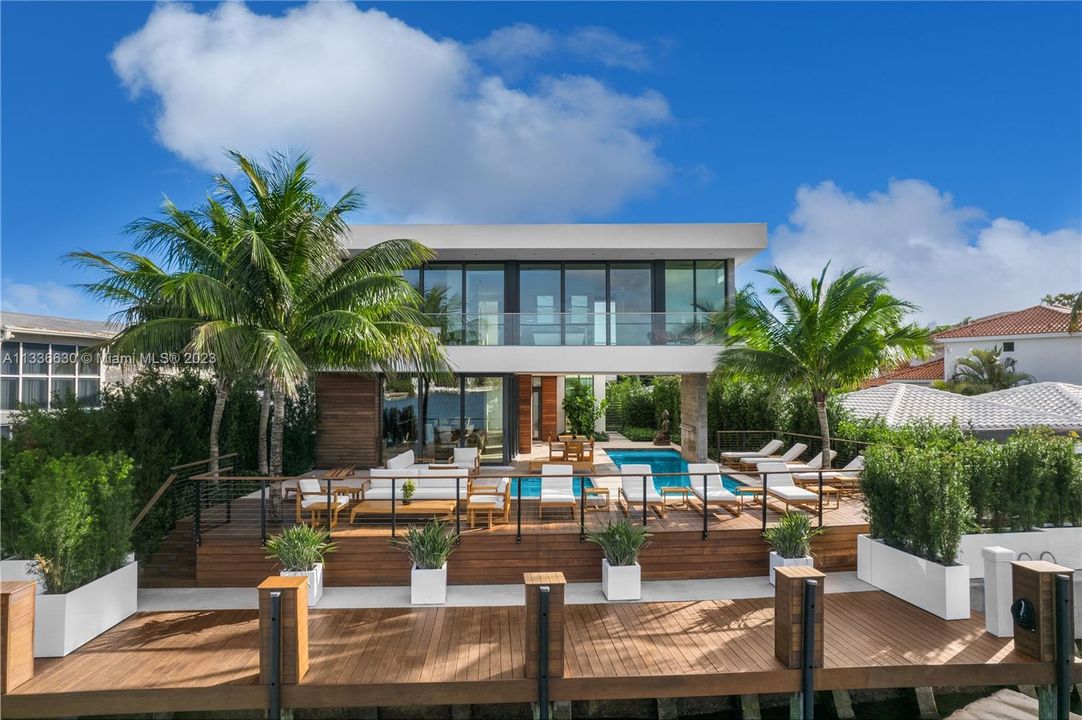 Recently Sold: $18,900,000 (5 beds, 5 baths, 4170 Square Feet)