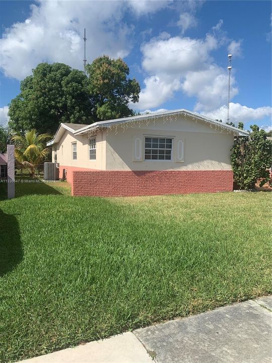 Recently Sold: $499,000 (3 beds, 2 baths, 1633 Square Feet)