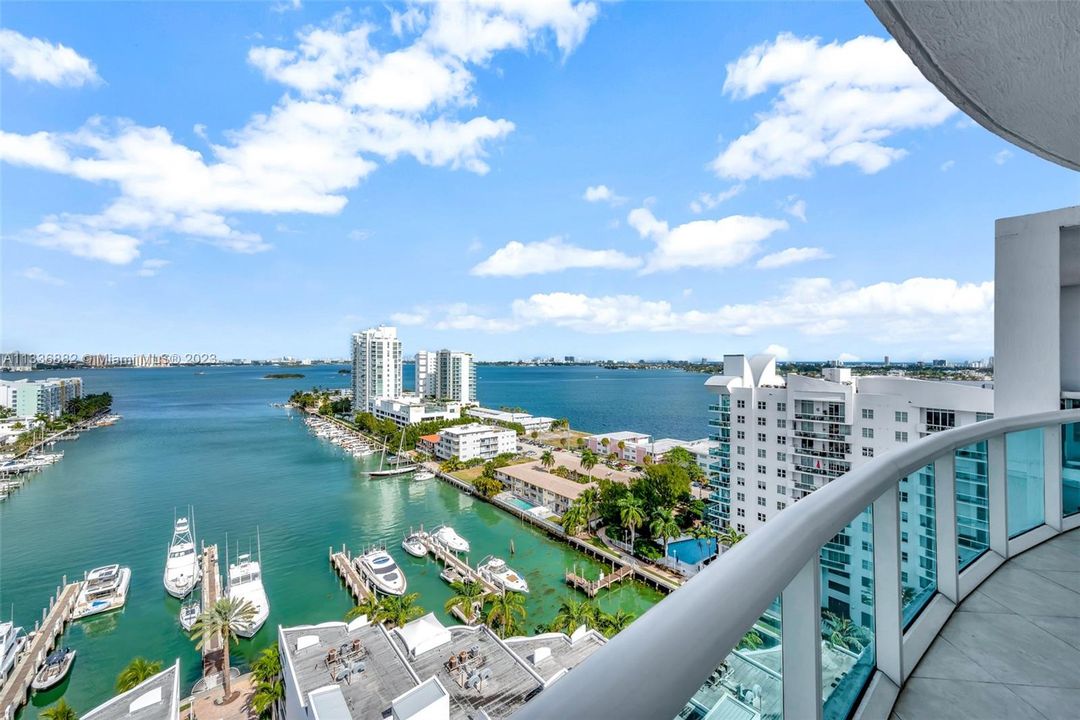Recently Sold: $675,000 (2 beds, 2 baths, 1274 Square Feet)