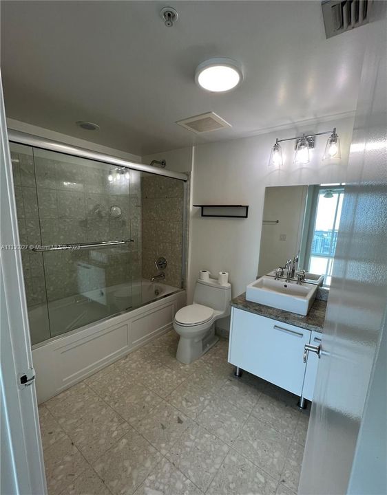 最近租的: $2,600 (1 贝兹, 1 浴室, 789 平方英尺)