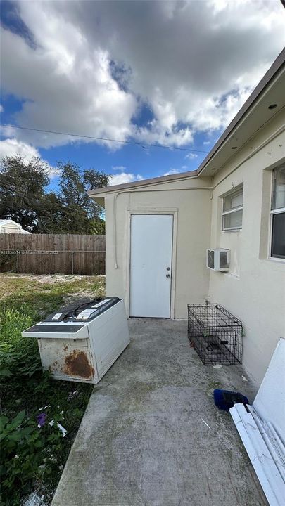 Recently Rented: $2,800 (5 beds, 2 baths, 1320 Square Feet)