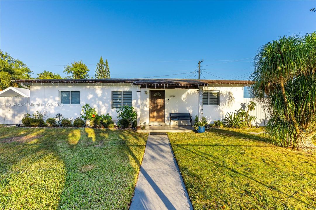 Recently Sold: $525,000 (3 beds, 2 baths, 1200 Square Feet)