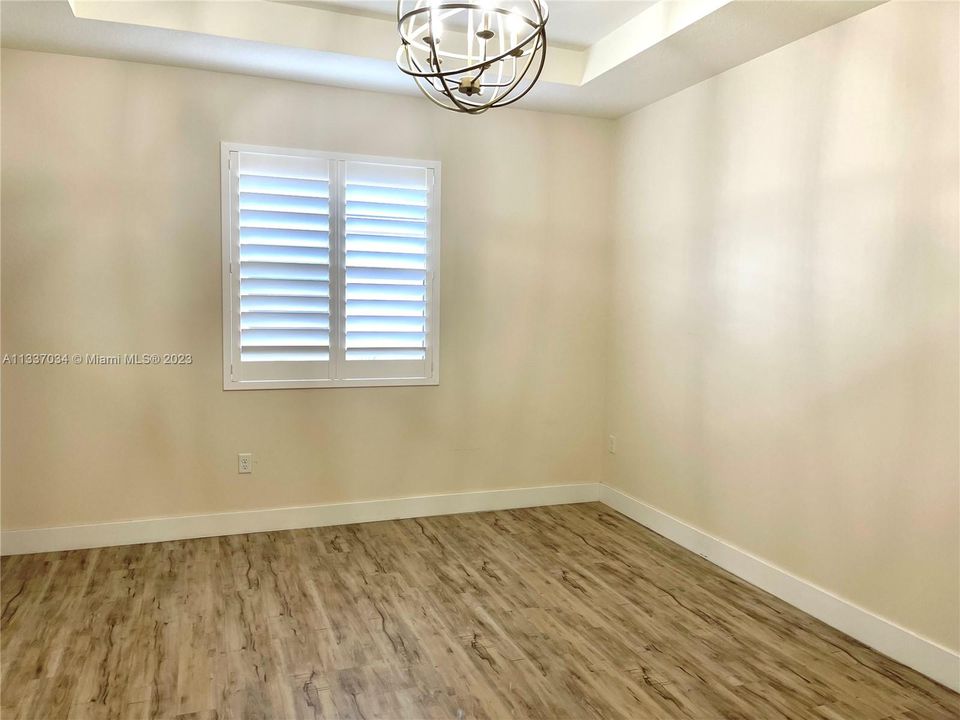Recently Rented: $3,250 (3 beds, 2 baths, 1692 Square Feet)