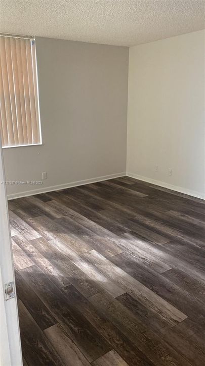 Recently Rented: $1,900 (2 beds, 2 baths, 920 Square Feet)