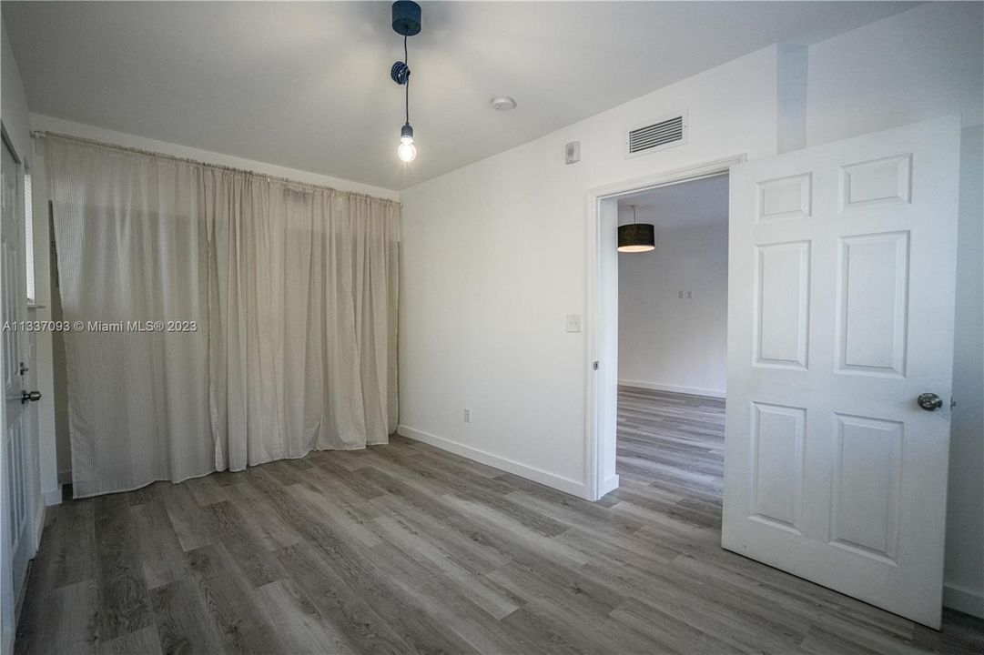 Recently Rented: $3,900 (2 beds, 2 baths, 895 Square Feet)
