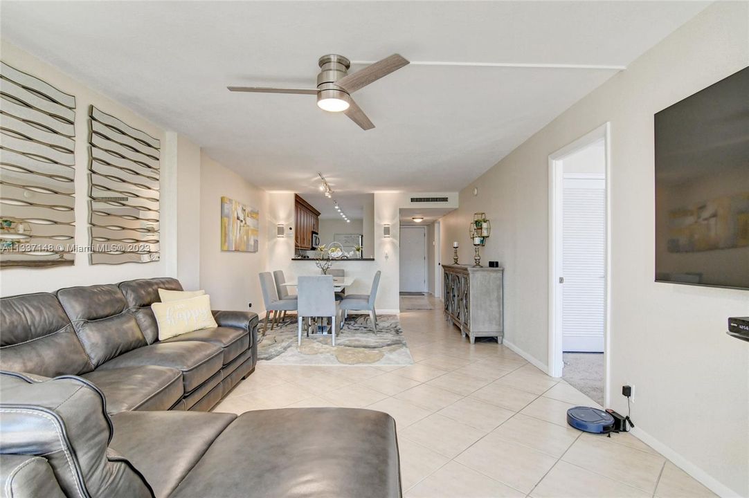 Recently Sold: $385,000 (2 beds, 2 baths, 1130 Square Feet)