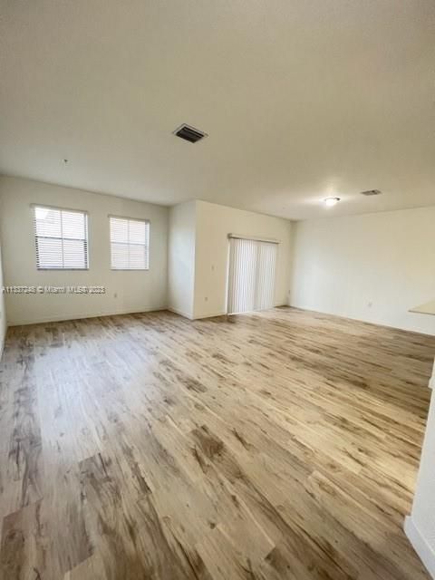 Recently Rented: $2,800 (3 beds, 2 baths, 1486 Square Feet)