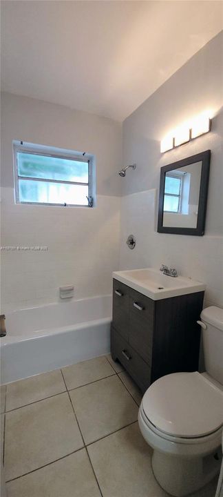 Recently Rented: $2,675 (2 beds, 1 baths, 1827 Square Feet)