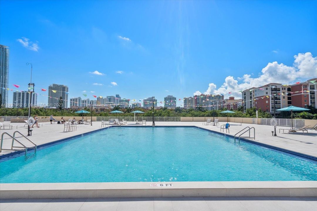 Recently Sold: $359,000 (1 beds, 1 baths, 938 Square Feet)
