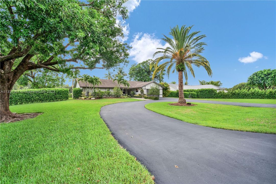 Recently Sold: $1,200,000 (4 beds, 3 baths, 2399 Square Feet)