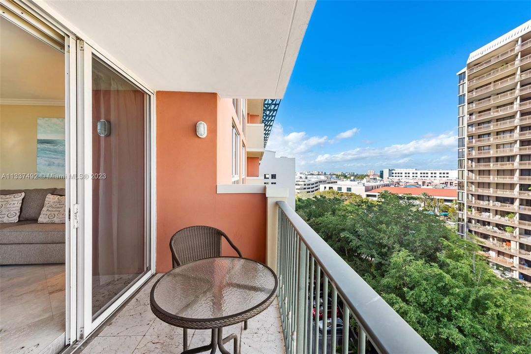 Recently Sold: $597,000 (1 beds, 1 baths, 740 Square Feet)