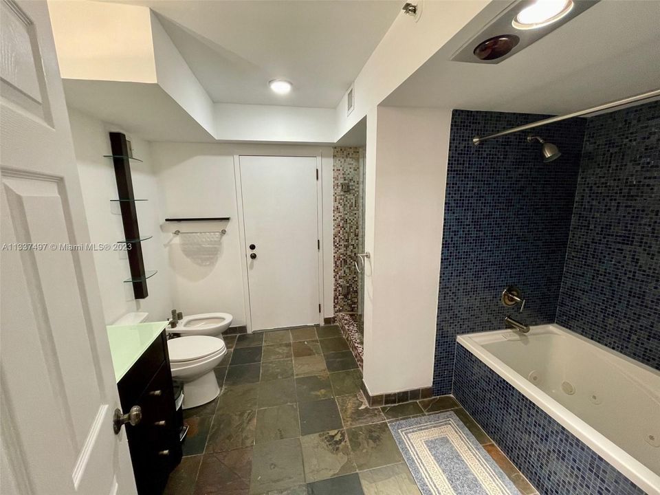 Недавно арендовано: $4,600 (2 спален, 2 ванн, 1435 Квадратных фут)