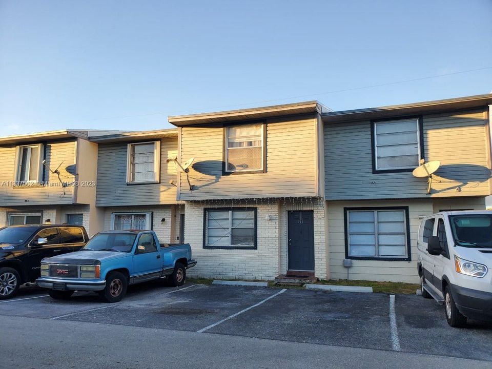 Recently Sold: $145,000 (2 beds, 1 baths, 1008 Square Feet)