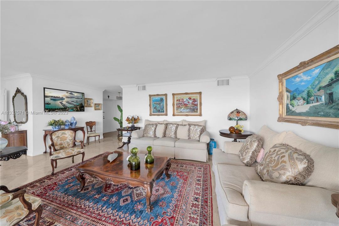 Recently Sold: $1,699,000 (2 beds, 2 baths, 1875 Square Feet)