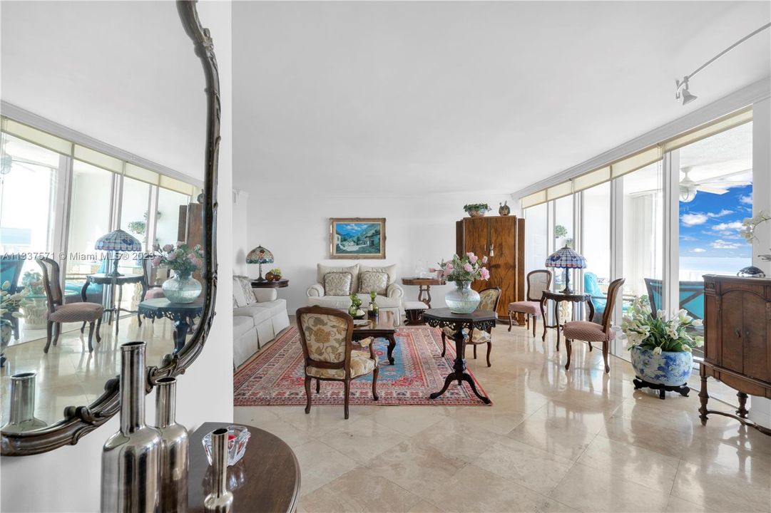 Recently Sold: $1,699,000 (2 beds, 2 baths, 1875 Square Feet)