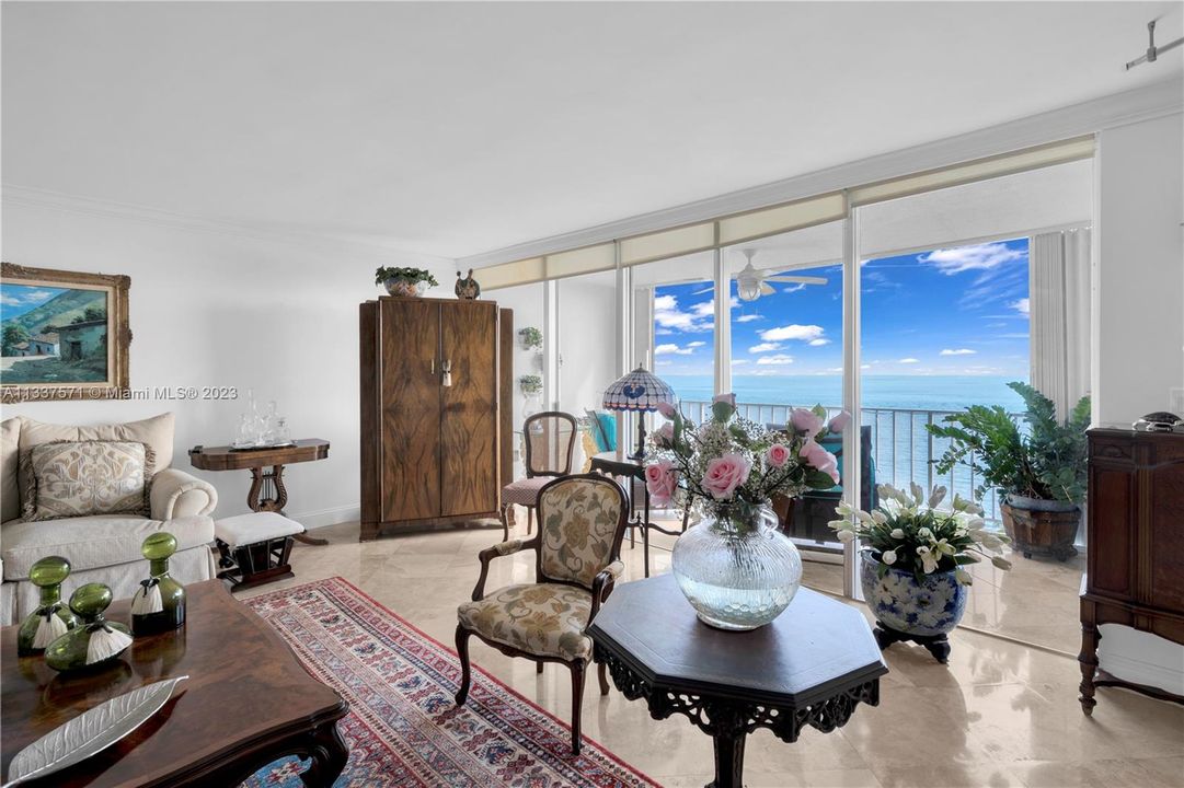 Recently Sold: $1,699,000 (2 beds, 2 baths, 1875 Square Feet)