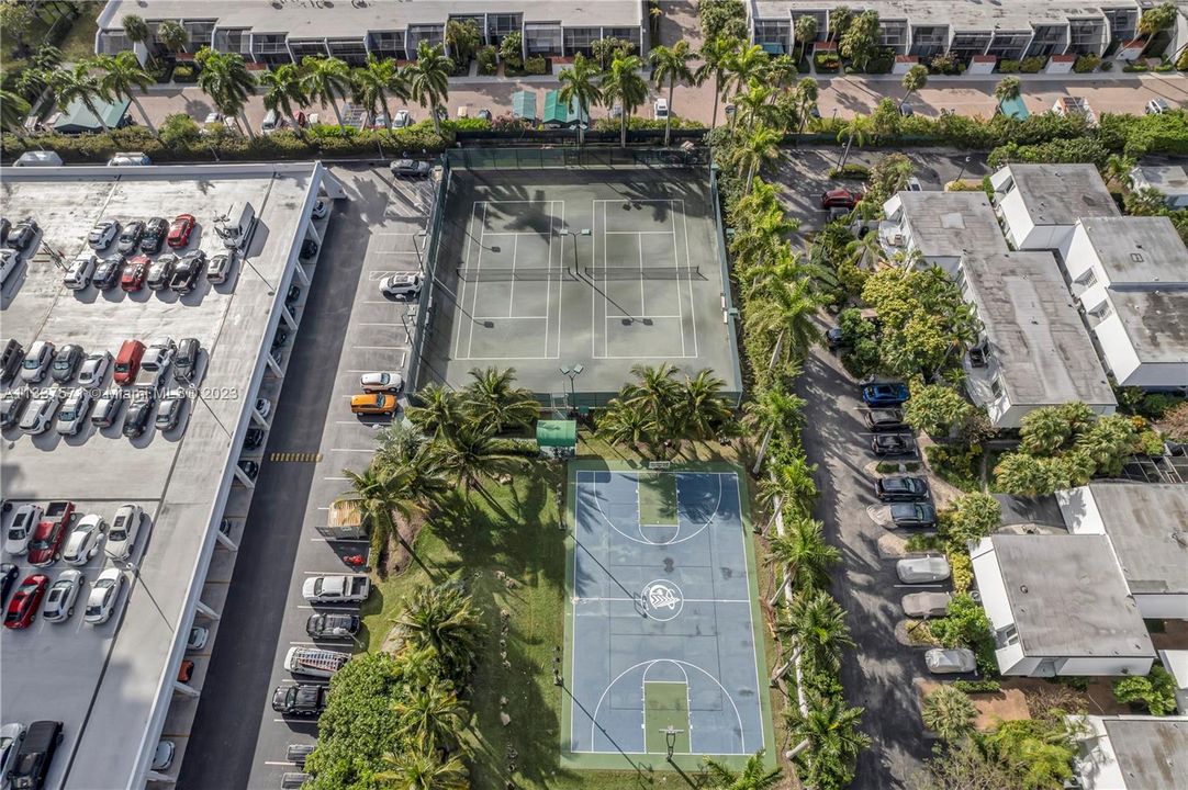Recently Sold: $1,699,000 (2 beds, 2 baths, 1875 Square Feet)