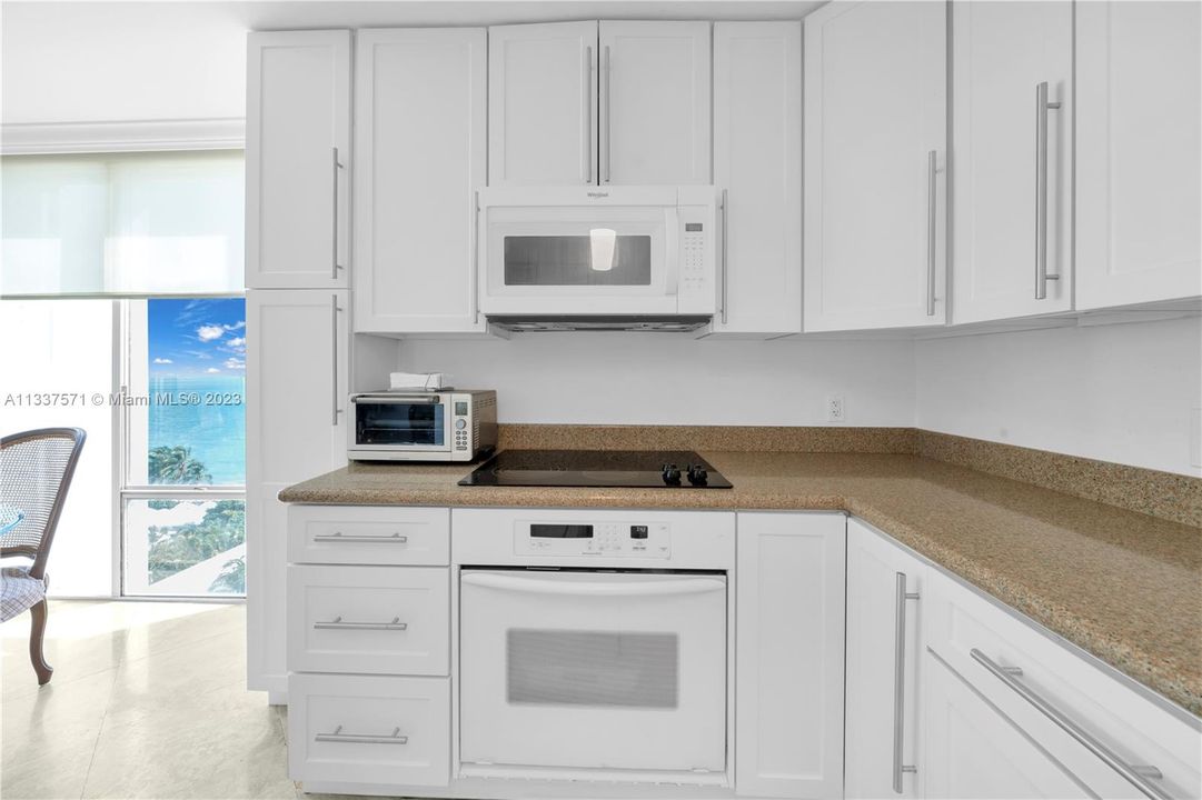 Recently Sold: $1,699,000 (2 beds, 2 baths, 1875 Square Feet)