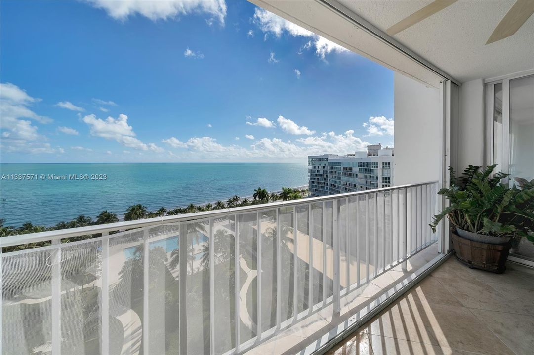 Recently Sold: $1,699,000 (2 beds, 2 baths, 1875 Square Feet)