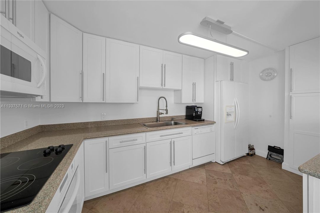 Recently Sold: $1,699,000 (2 beds, 2 baths, 1875 Square Feet)