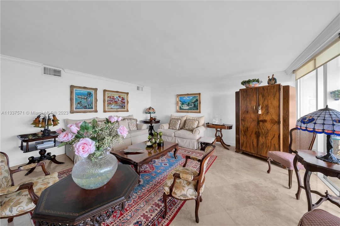 Recently Sold: $1,699,000 (2 beds, 2 baths, 1875 Square Feet)