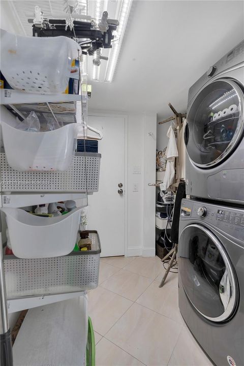 Recently Sold: $1,699,000 (2 beds, 2 baths, 1875 Square Feet)