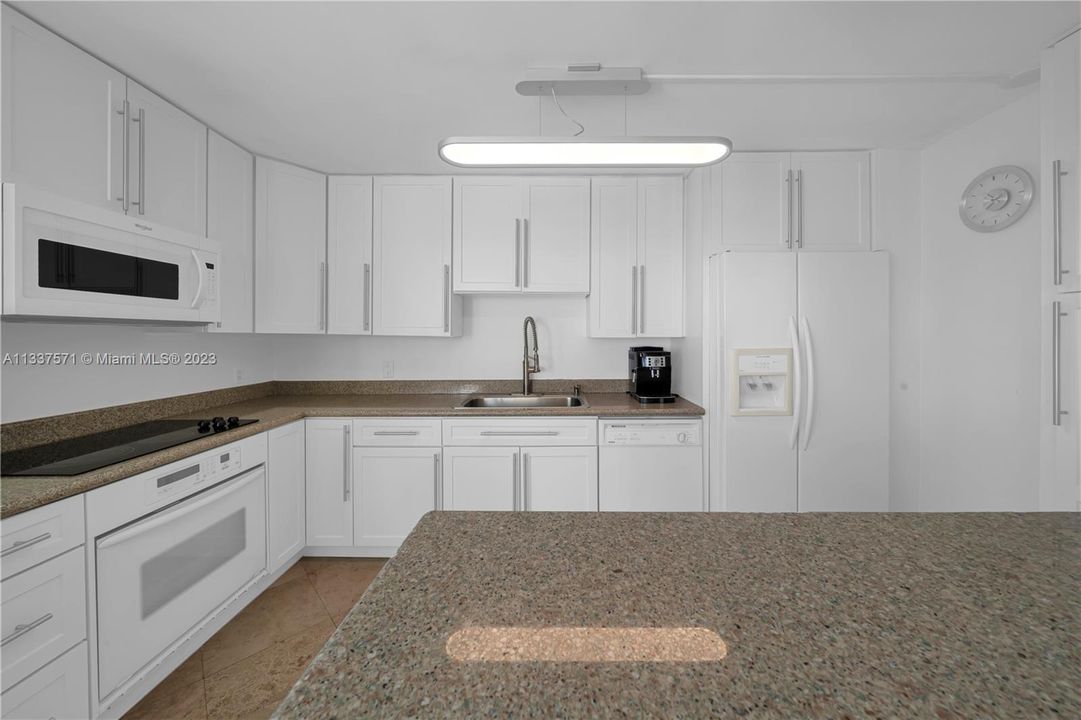 Recently Sold: $1,699,000 (2 beds, 2 baths, 1875 Square Feet)