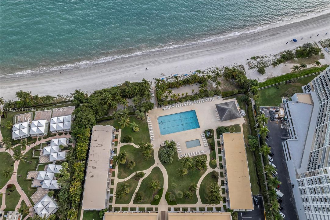 Recently Sold: $1,699,000 (2 beds, 2 baths, 1875 Square Feet)