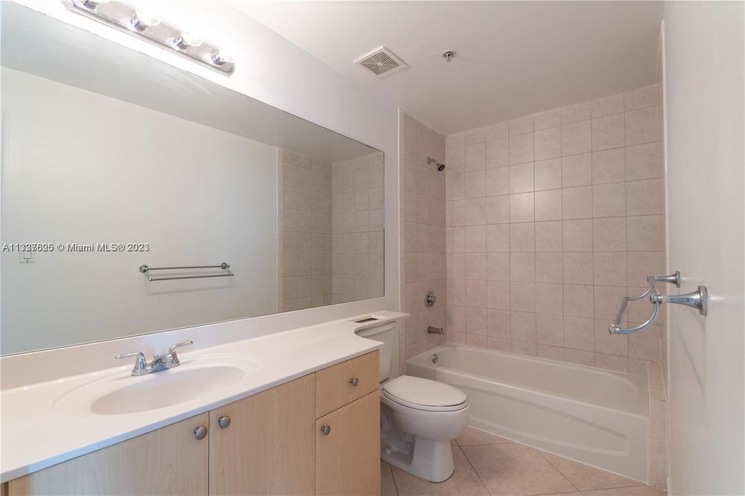 Недавно арендовано: $2,350 (1 спален, 1 ванн, 706 Квадратных фут)
