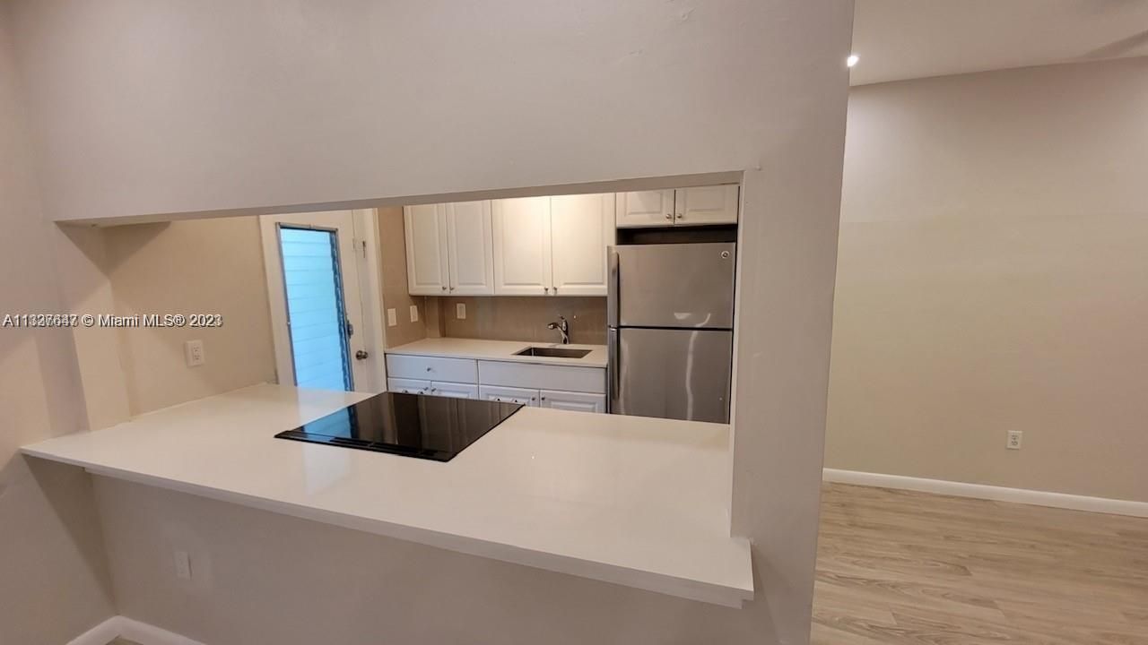 Recently Rented: $2,195 (1 beds, 1 baths, 750 Square Feet)