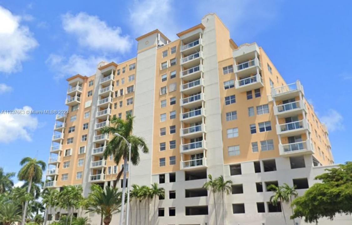 Recently Sold: $372,500 (1 beds, 1 baths, 950 Square Feet)