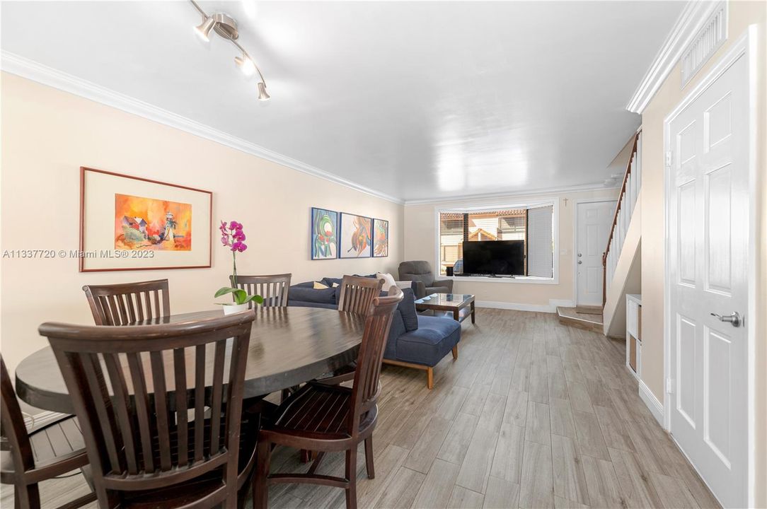 Недавно продано: $420,000 (2 спален, 1 ванн, 1152 Квадратных фут)