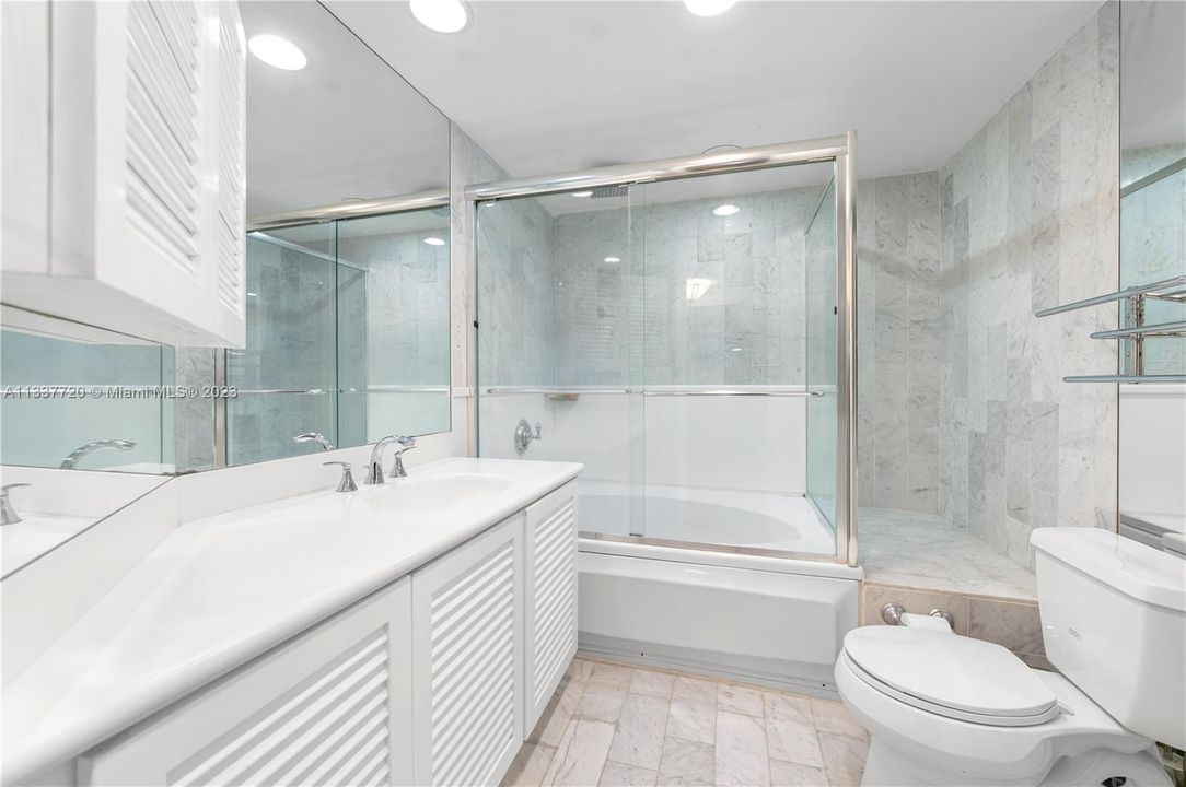 Недавно продано: $420,000 (2 спален, 1 ванн, 1152 Квадратных фут)