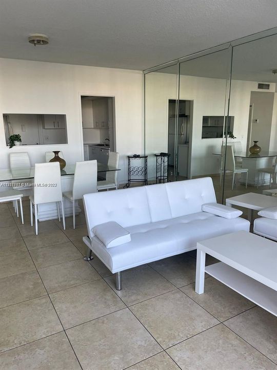 For Rent: $3,250 (2 beds, 2 baths, 1110 Square Feet)