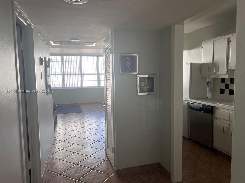 Recently Sold: $299,000 (0 beds, 1 baths, 565 Square Feet)