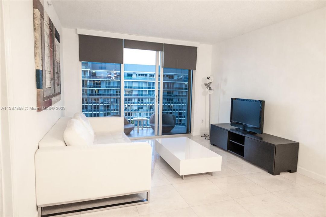 Recently Sold: $515,000 (1 beds, 1 baths, 825 Square Feet)