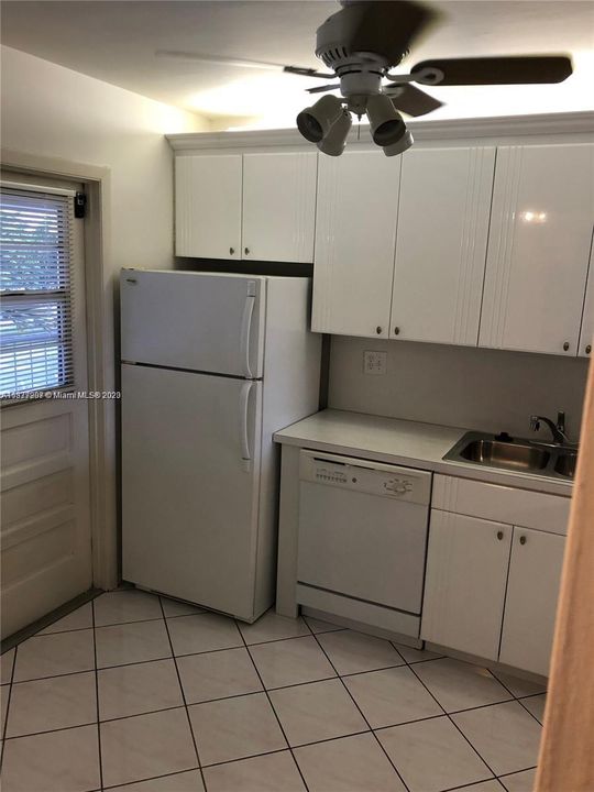 Recently Sold: $165,000 (1 beds, 1 baths, 741 Square Feet)