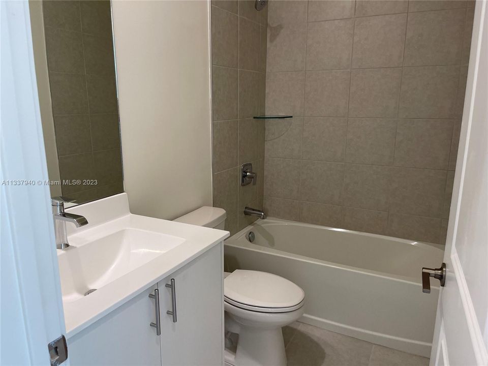 Недавно арендовано: $3,800 (3 спален, 2 ванн, 0 Квадратных фут)