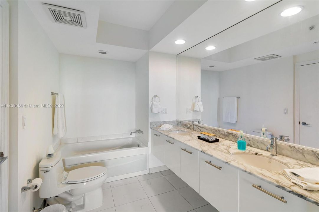 Недавно арендовано: $3,200 (1 спален, 1 ванн, 806 Квадратных фут)