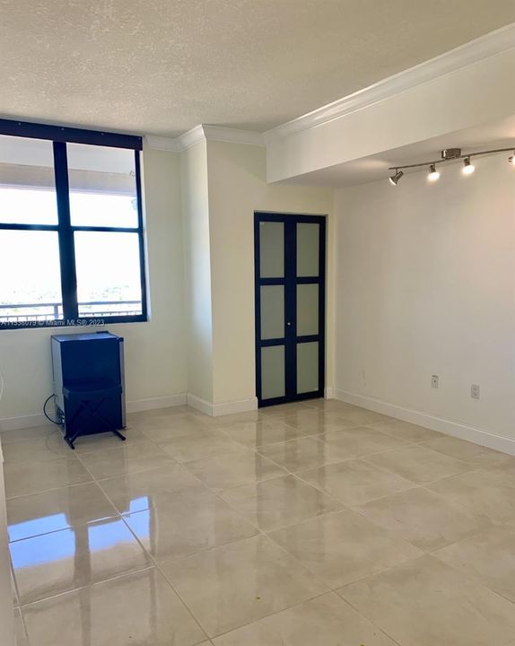 Recently Sold: $675,000 (3 beds, 2 baths, 1303 Square Feet)