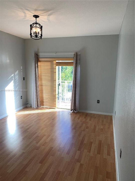 Recently Rented: $2,700 (3 beds, 2 baths, 1330 Square Feet)