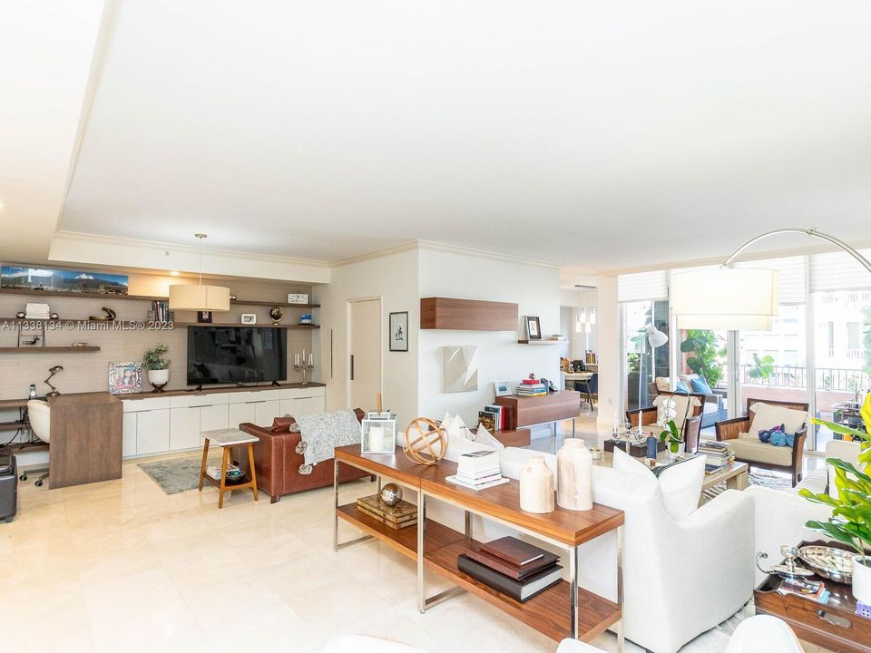 Recently Sold: $2,099,000 (3 beds, 3 baths, 2220 Square Feet)