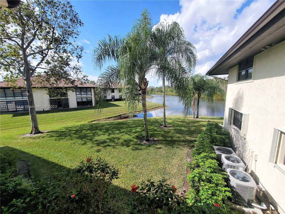 Недавно продано: $285,000 (2 спален, 2 ванн, 1107 Квадратных фут)