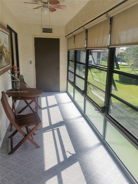 Lanai w/extra storage